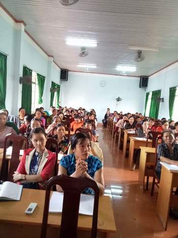 Cán bộ Hội LHPN cơ sở huyện Krông Na tham gia lớp bồi dưỡng Lý luận chính trị và nghiệp vụ công tác Hội năm 2017