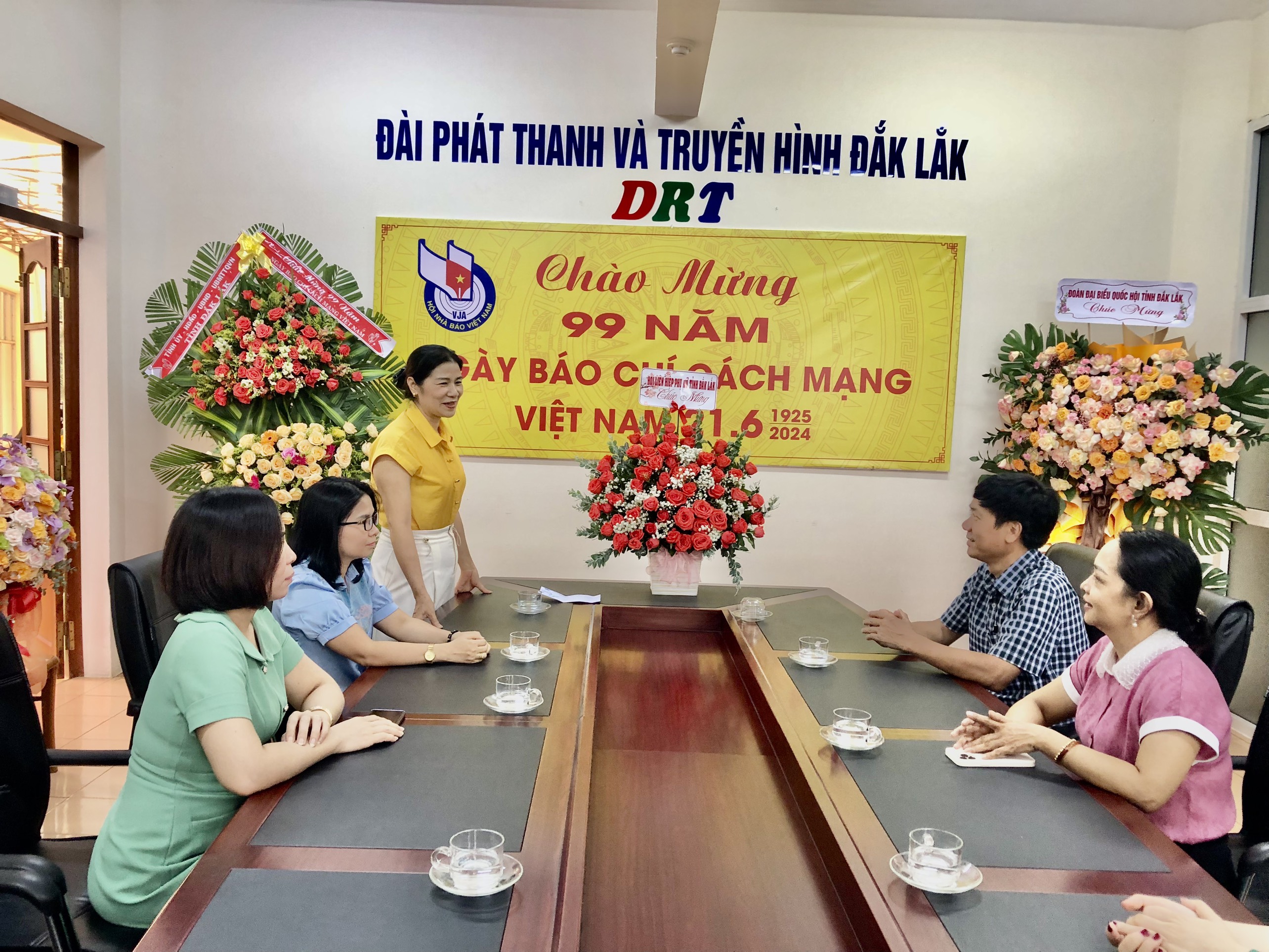 chúc mừng Đài truyền hình