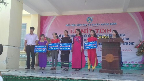 Hội Liên hiệp Phụ nữ huyện Krông Bông vận động ủng hộ quỹ hỗ trợ phụ nữ phát triển