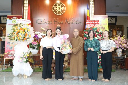 HỘI LHPN TỈNH THĂM CƠ SỞ PHẬT GIÁO  NHÂN ĐẠI LỄ PHẬT ĐẢN NĂM 2024