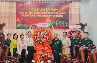 Hội LHPN tỉnh Đắk Lắk thăm, chúc mừng Bộ Chỉ huy Bộ đội Biên phòng tỉnh