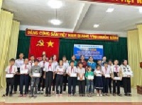 “Mẹ đỡ đầu” tỉnh Đắk Lắk lan tỏa yêu thương,  tiếp bước con đến trường năm học 2025 - 2026